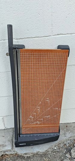 Paper cutter