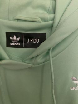 Adidas, Large