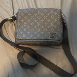 Fairly Used LV District PM