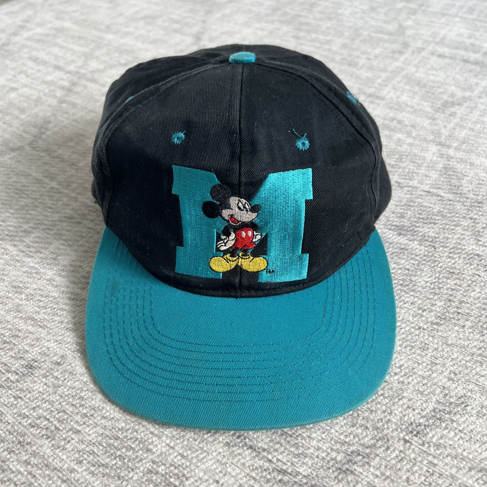 Vintage 1990s Disney Disneyland Mickey Mouse Embroidered Logo Black SnapBack Hat