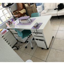 Manicure Table 
