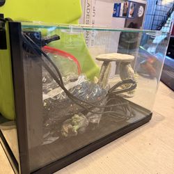 Cute aquarium used for 2 months.