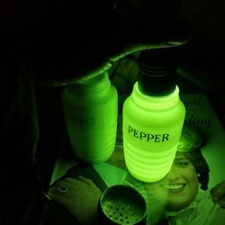 Vintage 1930s Mckee Beehive Uranium Milk Glass Jadeite Green Salt & Pepper Shakers