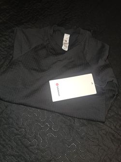 Lululemon Rest for Less Pullover. Size 0 $75