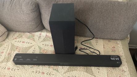 LG SL4Y 300W Soundbar with Wireless Subwoofer & Remote – 2.1 Channel