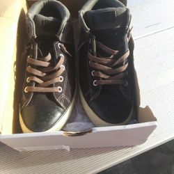 Converse Chuck Taylors All Stars Size 9