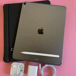 Apple IPad Pro 12.9” 3rd Generation (Face ID/Liquid Retina Display) 256GB WiFi + cellular (Unlocked) with keyboard, Pen & Accessories