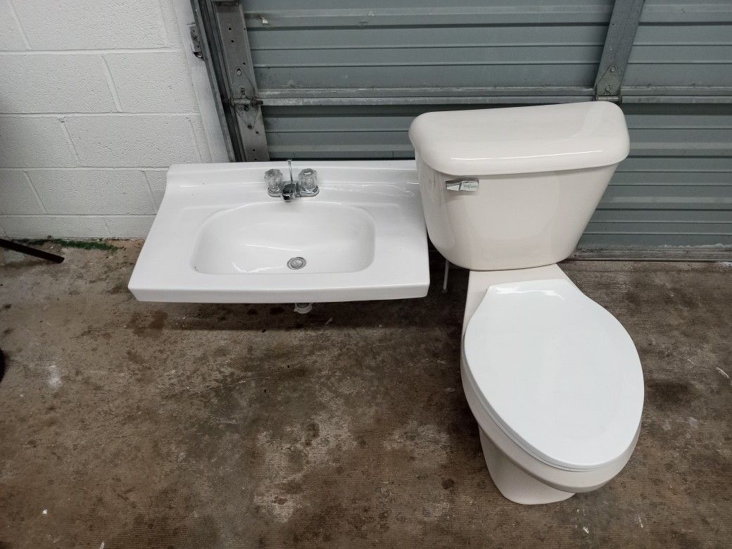 Commercial Bathroom Set