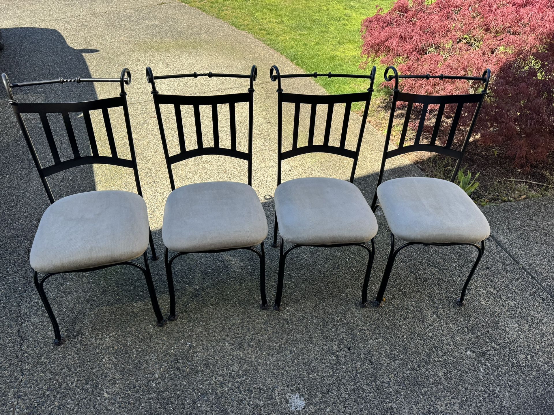 Dining Room Chairs x4