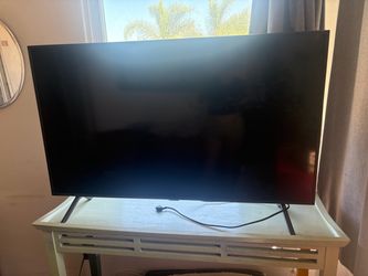 Flatscreen Samsung 33” TV