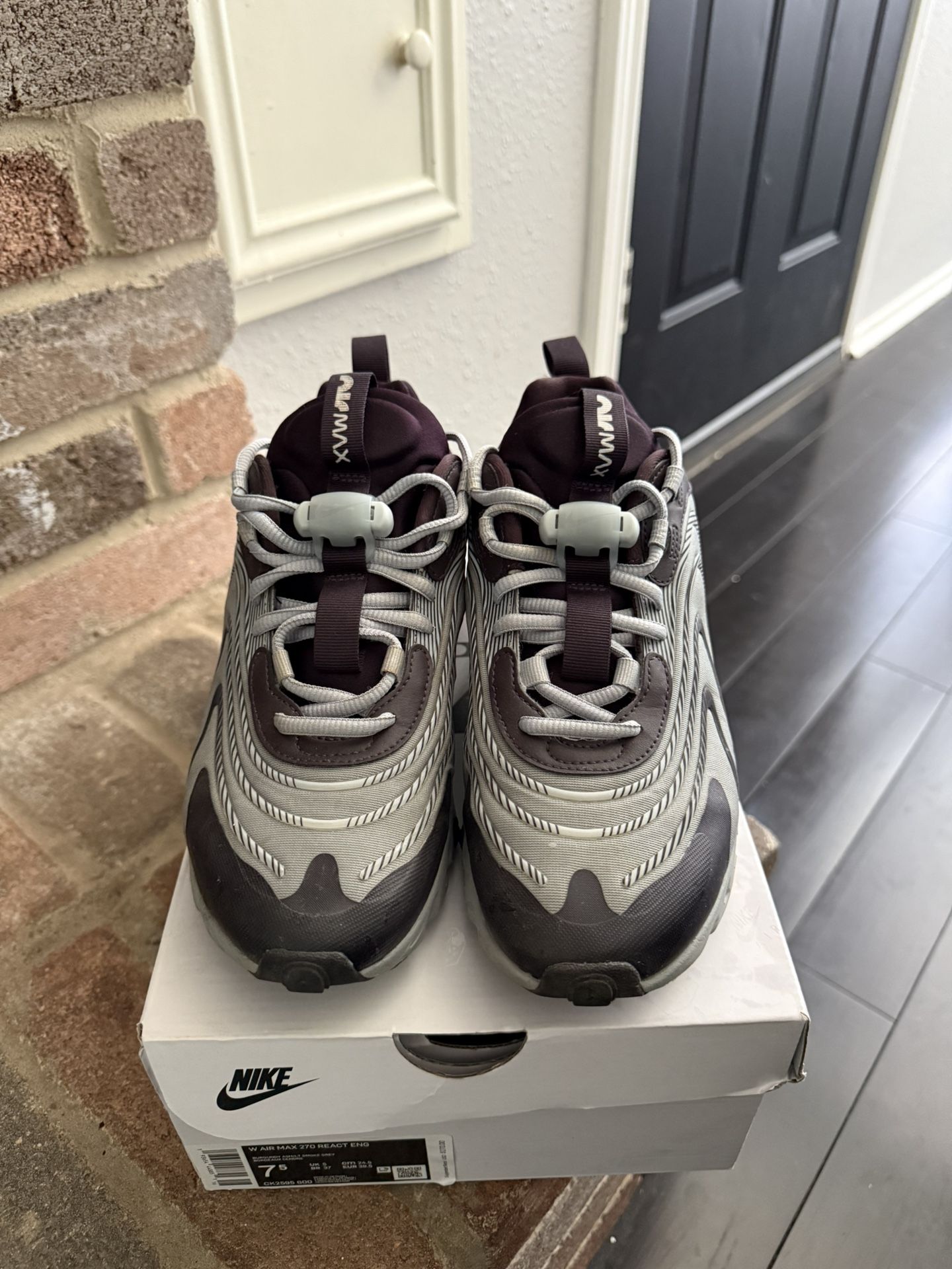 Nike Air Max 270 React Eng Women's Size