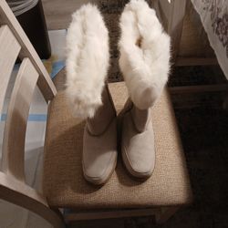 Brand New Women's FurLined Boots 