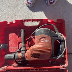 Hilti TE70 Hammer Drill
