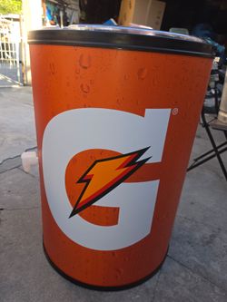 Gatorade Commercial Beverage Cooler w/ Lid & Drain Spigot