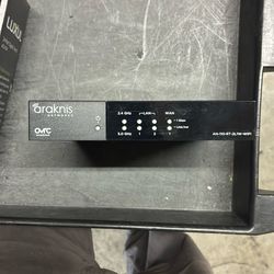 Gigabit Araknis AN-110-RT-2L1W 110 Series Single WAN Gigabit VPN Router