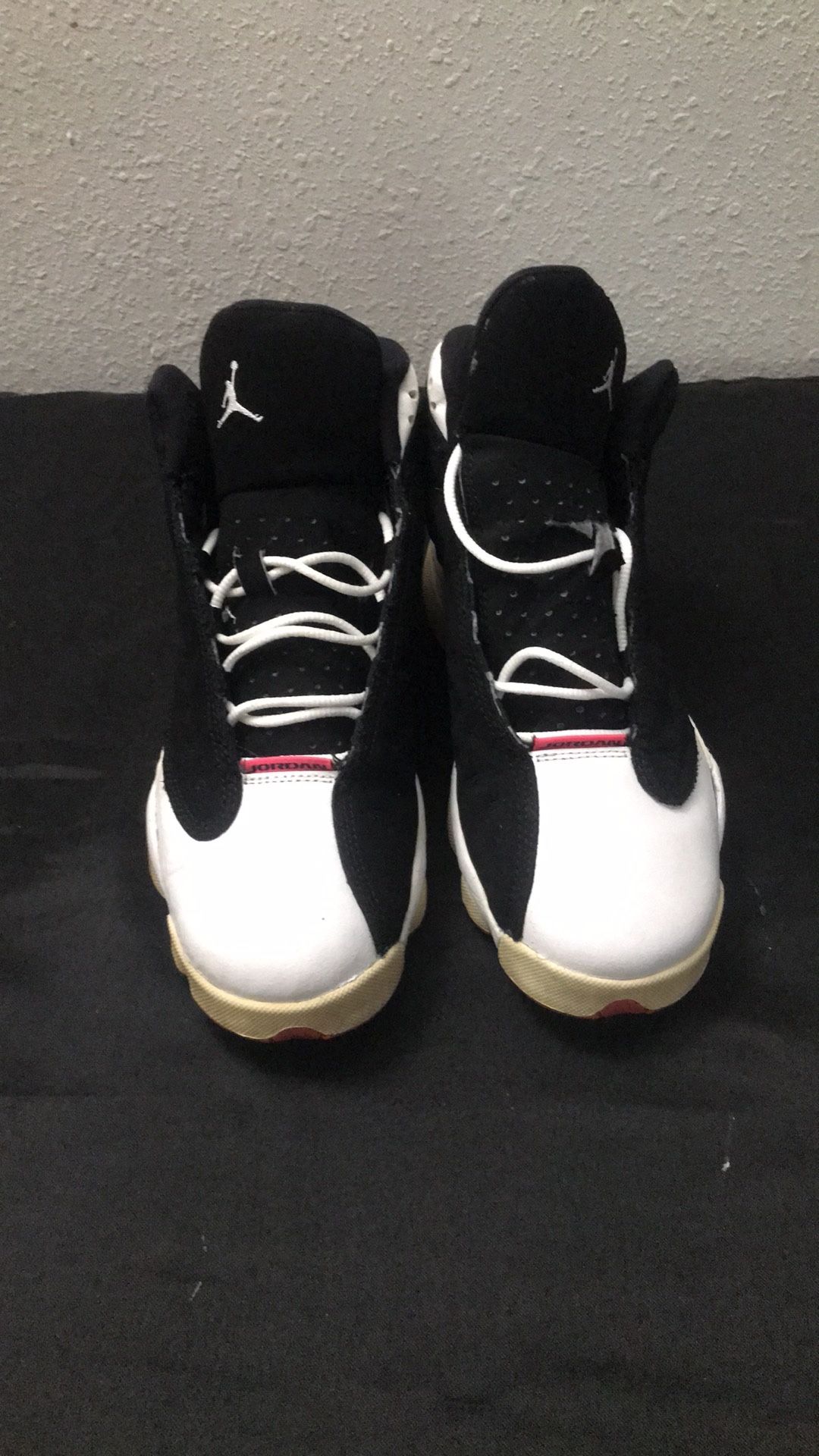 Jordan 13s Retro Black White “hyper Pink” Size 8