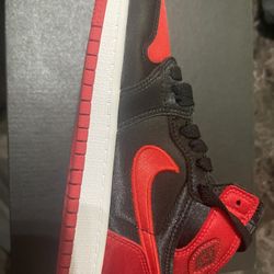 Jordan 1 Satin Bred