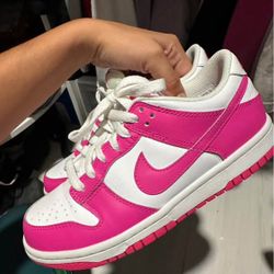 Fuschia Nike Dunks 