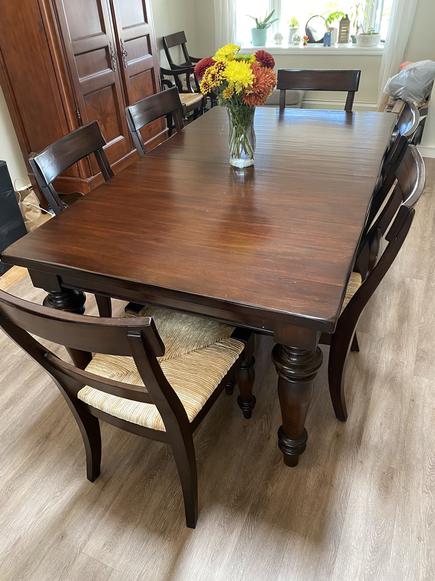 Dining room table with 6 chairs and 2 leafs - Pottery Barn Espresso. Excellent Condition. Solid Wood (Display cabinet also available)