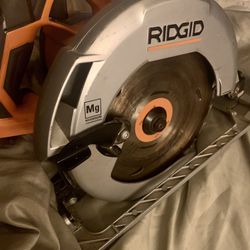 Ridged 7 1/4” Circular Saw Magnesium Construction 