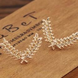 NEW Women’s Girls Gold Brooch pin Jewelry Gift set of 2