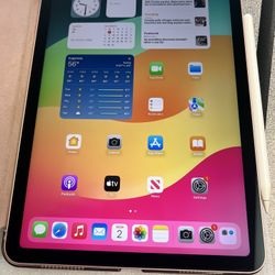iPad Air 4 + Apple Pencil 64 GB Good Condition Comes With The Case As Well