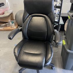La-Z-Boy Manager's Office Chair w/ Adjustable Headrest