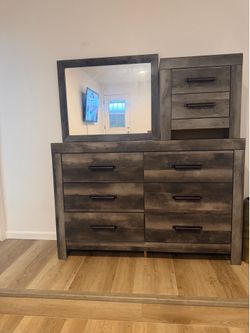 Bedroom set $300