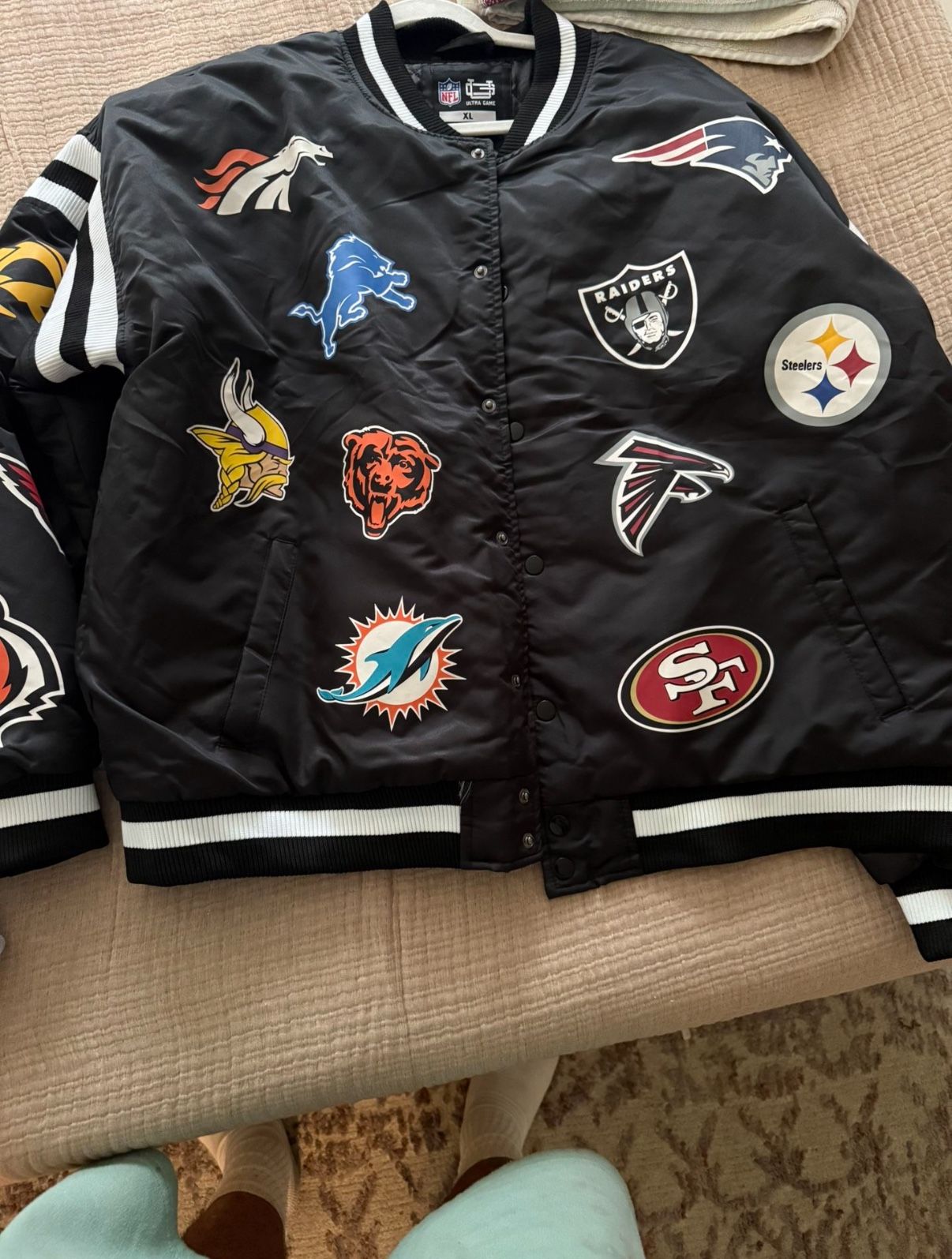 40$ OBO XL Fits Never Worn Brand New