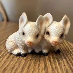 Pigs Pig Figurine - House Of Global Art - The Harvey Knox Kingdom 