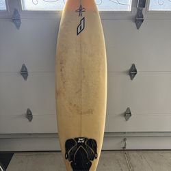Dev Surfboard 6 Foot 9 inches 