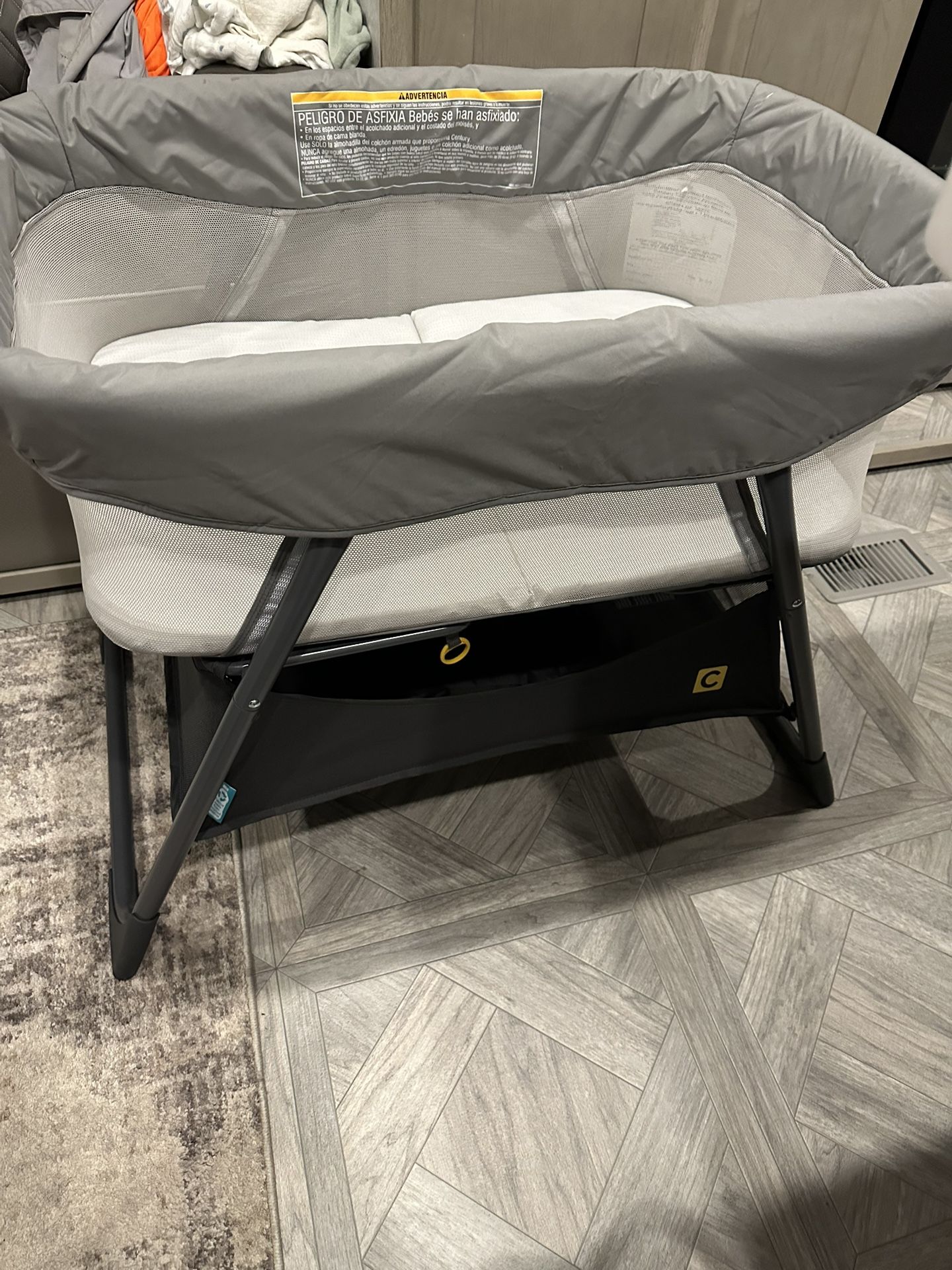 BASSINET/ CRIB