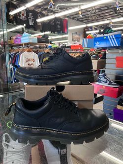 Women’s Dr. Martens Reeder Wyoming Leather Utility Shoes Black