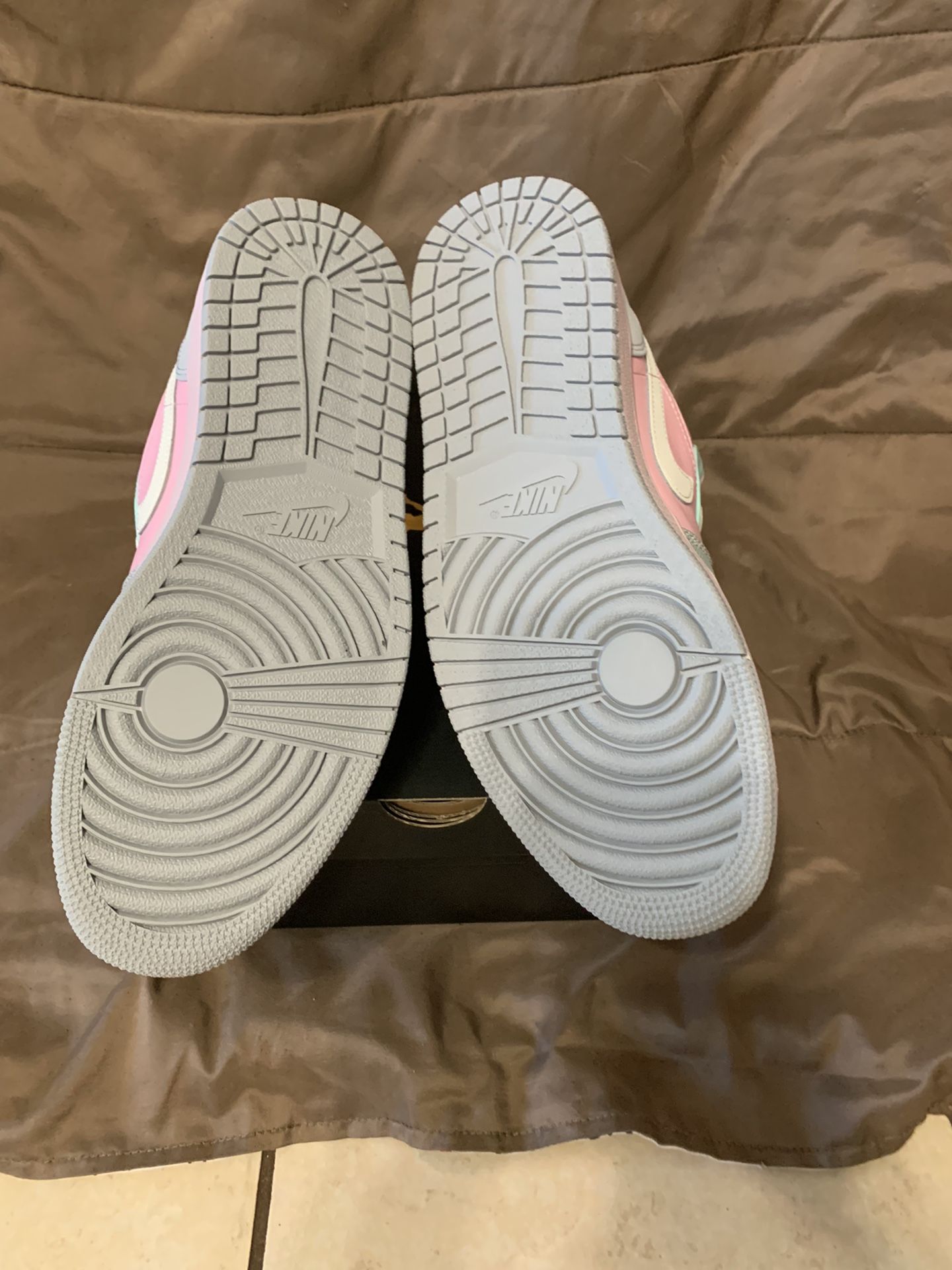 Air Jordan 1 Low “Easter Pastel” Size 10