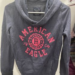 American Eagle Sweater $5.00