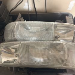 2000-06 Chevrolet Tahoe/ Suburban Headlights 