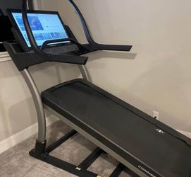 NordicTrack Commercial X32i Incline Treadmill