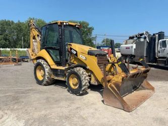 (2013) CAT®420F 4x4 Backhoe 