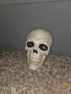 Extra large skull Halloween decoration