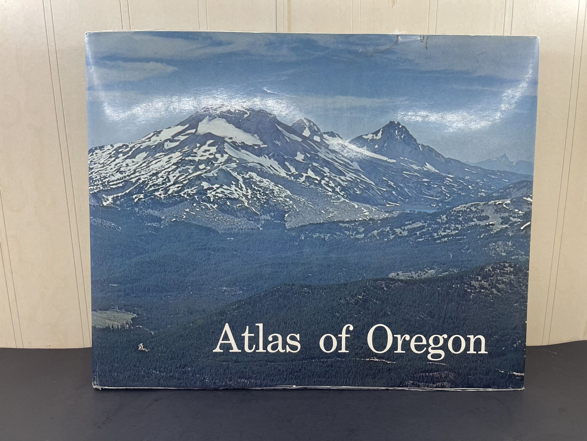 Atlas of Oregon Hardcover by William G. Loy 1976