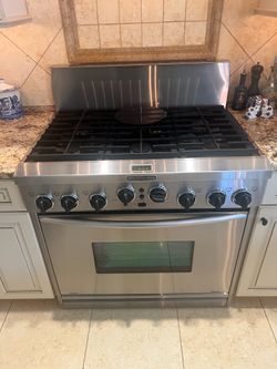 Kitchen Aid 36” 6 Burner Gas Range Stainless Steel, Model # KDRP467KSS