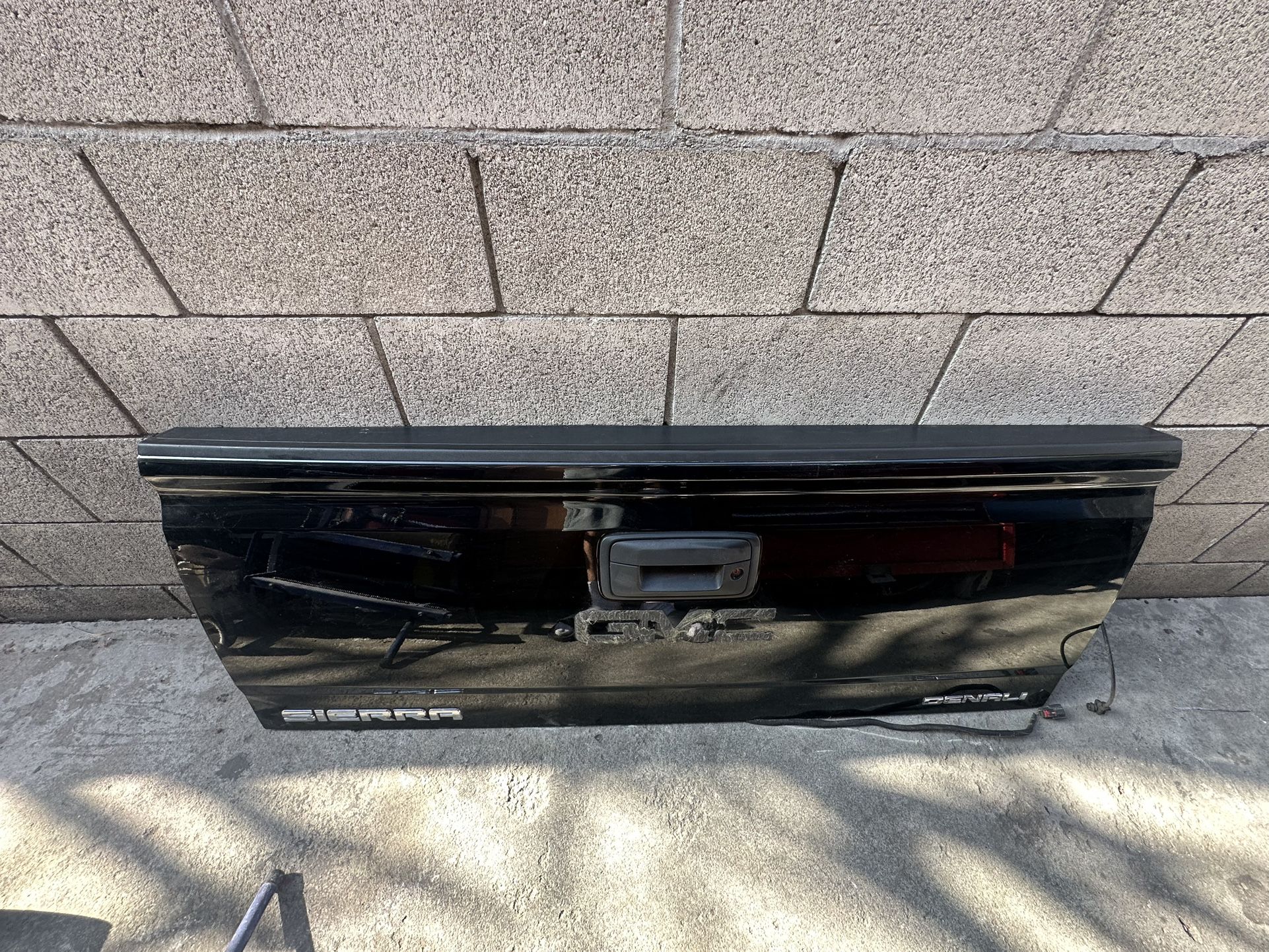 Tail Gate