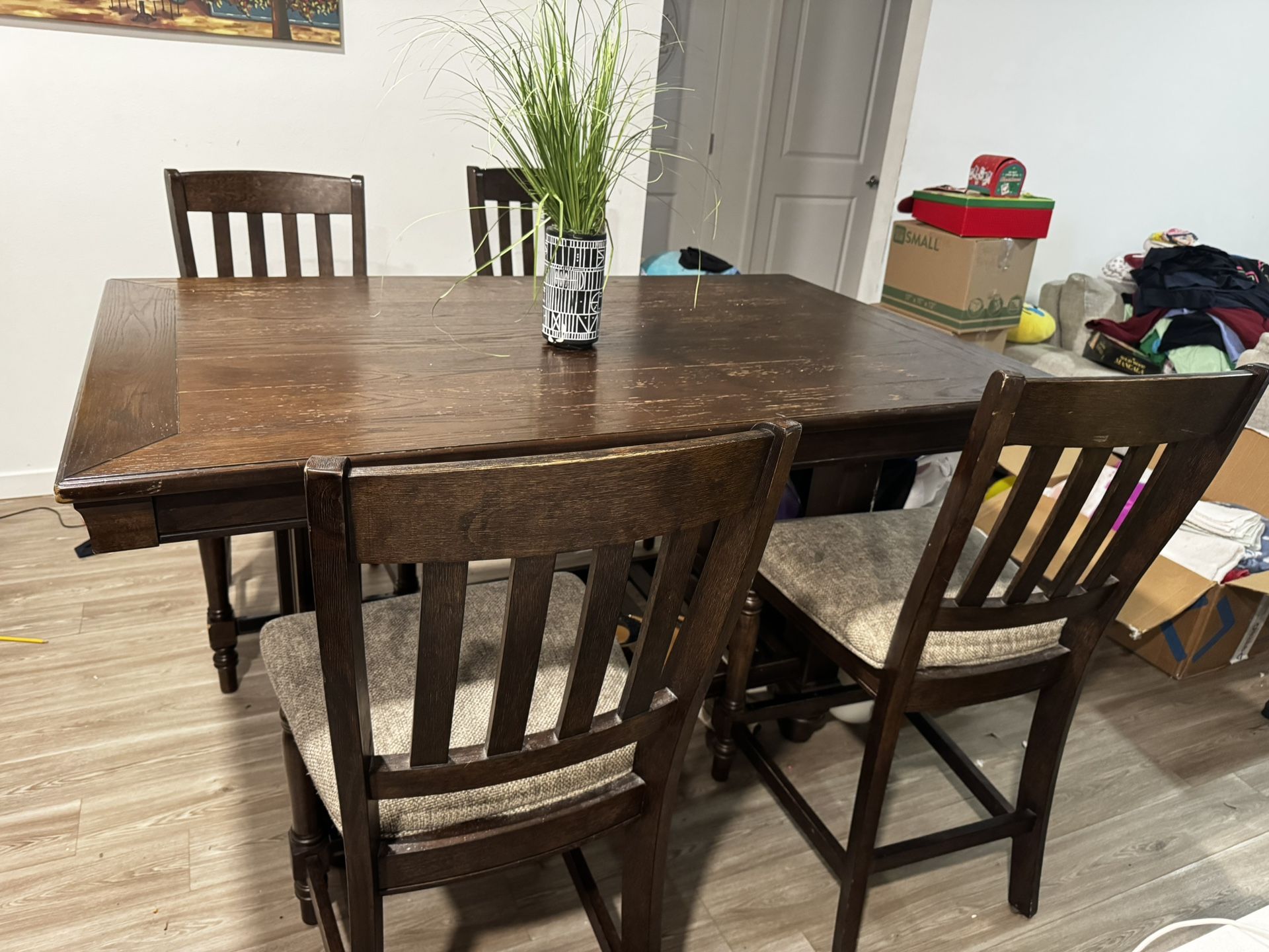  Dining Room High Top Table – $150 OBO (Rooms To Go – Must Go ASAP!)