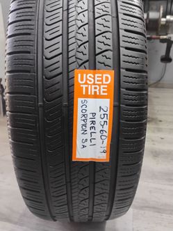 Uses tires 255 60 19 Pirelli Scorpion AS plus 3