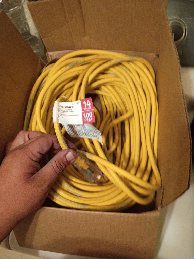 Husky 100ft Extation Cord