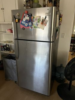Refrigerator 