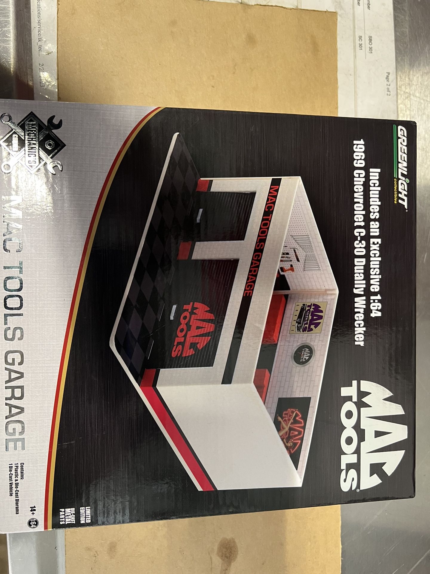 New In Box! Limited Edition MAC TOOLS GARAGE