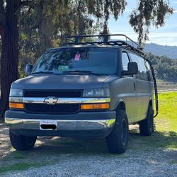 Chevy Express 1500 Van 2012