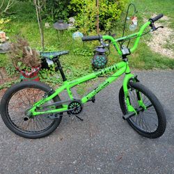 KENT  FREE STYLE 20 INCH BIKE