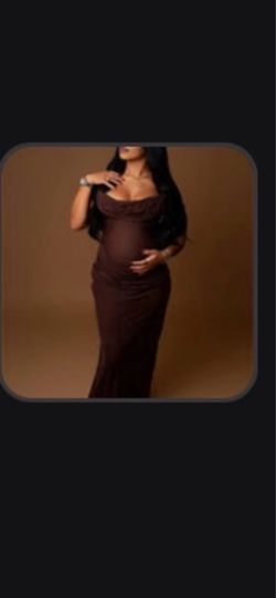 Strapless maternity dress